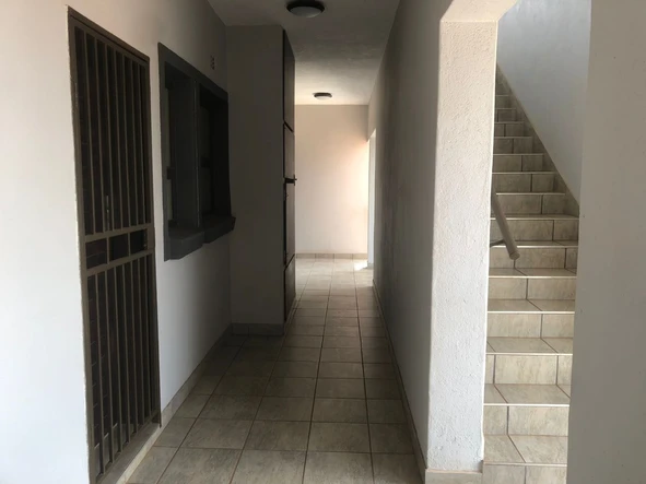 2 Bedroom Flat & Apartment