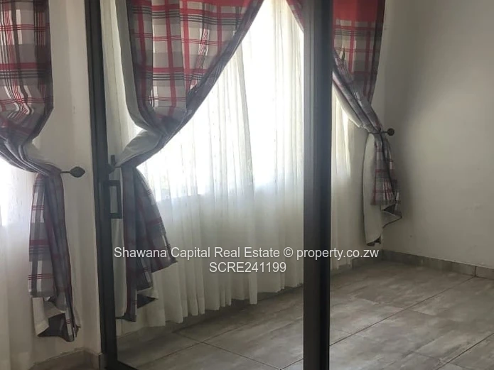 Luxurious 4 House In Norton, Nharira (Sole Mandate)