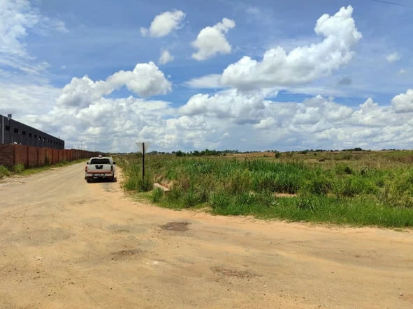 Commercial & Industrial Land
