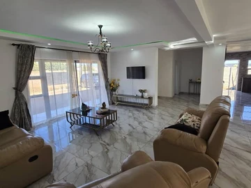 5 Bedroom House