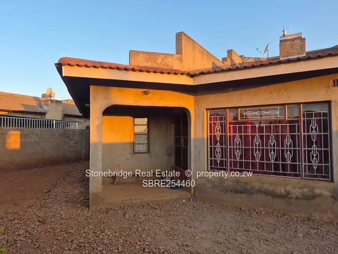 3 Bedroom House in Mahatshula North For Sale