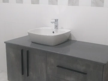 4 Bedroom Flat & Apartment