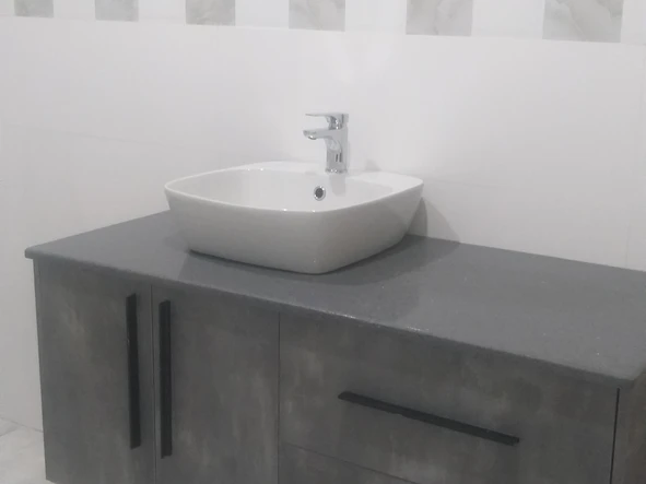 4 Bedroom Flat & Apartment