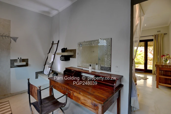 Boutique Hotel in Mica Point Kariba with Lake Views