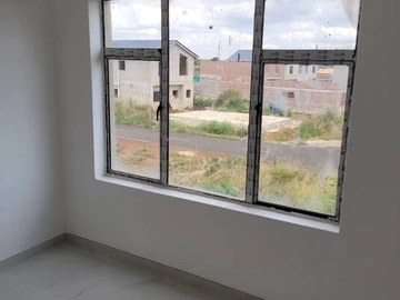 3 Bedroom Flat & Apartment