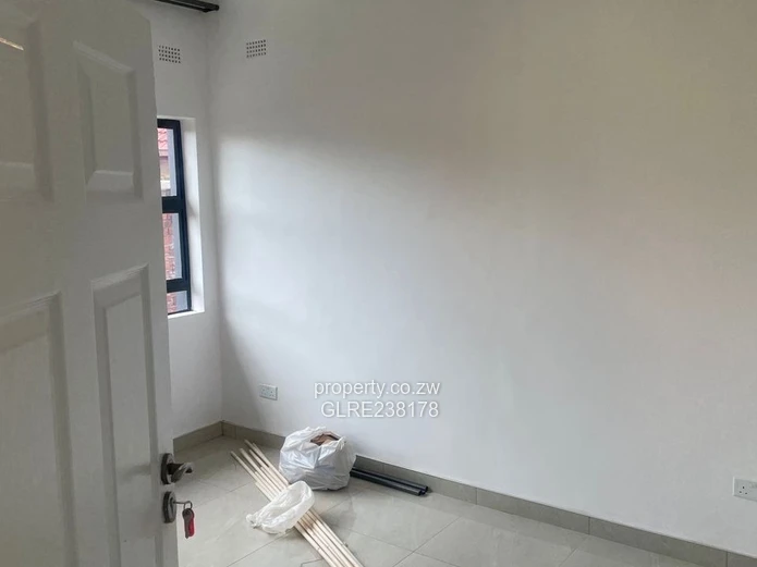 HEIG PARK,MABELREIGN Neat n spacious luxurious newly builty 3beds self-contained CLUSTER  To Let 