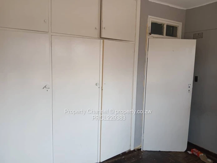 2 Bed Flat On Second Floor - Avenues