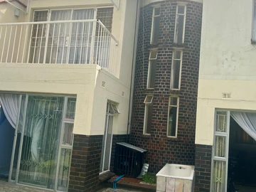 3 Bedroom Garden Flat