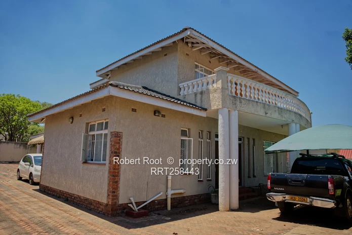 Spacious 5-Bed Westgate Home with Borehole & Large Bedrooms