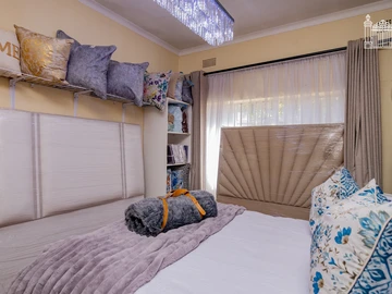 5 Bedroom House