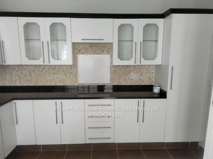 Duplex flat at PeterHall for rent available 1 May 2026!