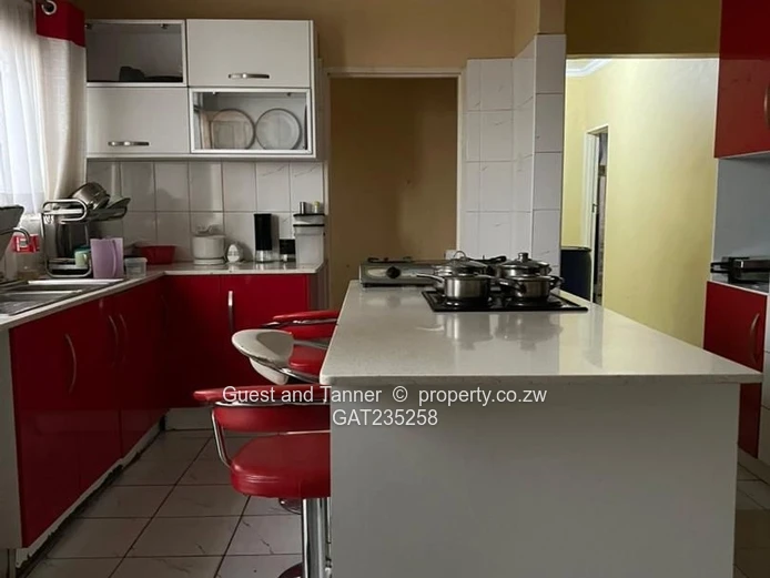 Spacious 5-Bedroom House for Sale in Pumula South – Secure & Modern Living