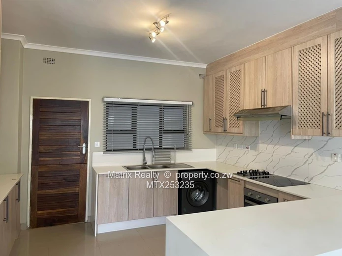 3 Bedroom Apartment to Rent in Greencroft