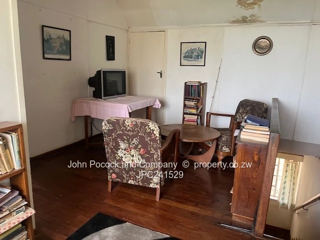 New on the Market 2,7 acres and spacious home