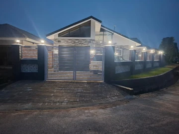 4 Bedroom House