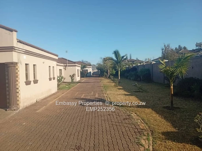 Mt Pleasant Heights: 8-Bed, 6-Bath Home with Borehole
