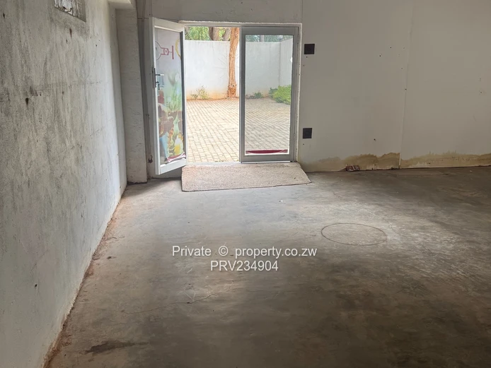 Shop/office To Rent Churchill Ave, Road Frontage (Sole Mandate)