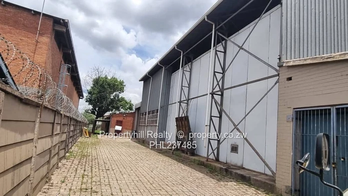 Vacant Large Warehouse  And Coldrooms/ Storage Space Available Tolet (Sole Mandate)