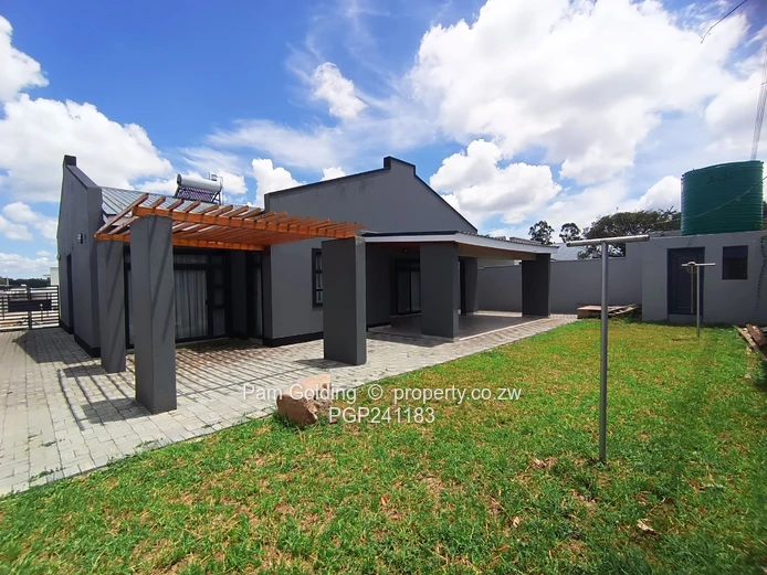 Neat Cluster Home in Peakwood Village!