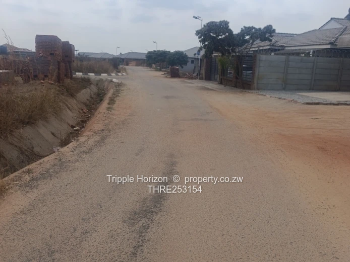  Nyabira Penrose 615m²  Ready-to-Build Stand on Tarred Road 