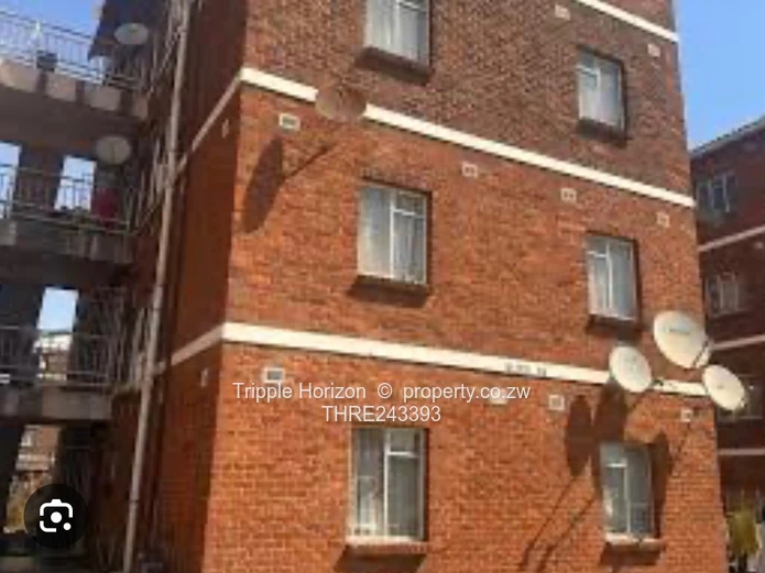 Mufakose 2-Bed Flat — Modern Fitted Kitchen & Parking