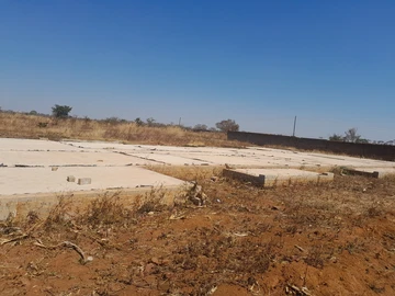 A 2235 square meter stand for sale in Knowe ,Norton 