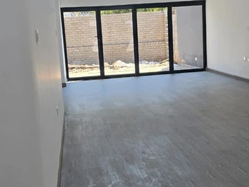 3 Bedroom Flat & Apartment