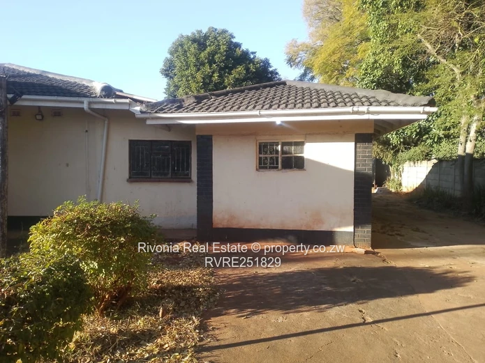 1-Bed Cottage on 4000m² with Borehole - Greendale North