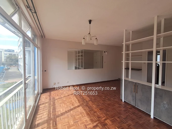 Neat bachelor apartment in a prestigious block