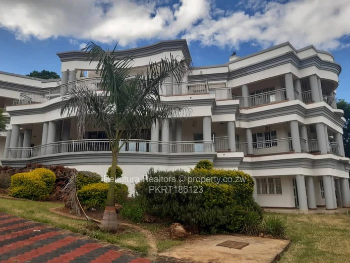 6 Bed House for Sale in Helensvale PKRT186123