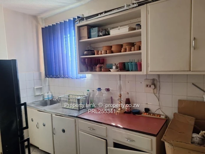 3 Bedroom Flat For Sale In The Avenues