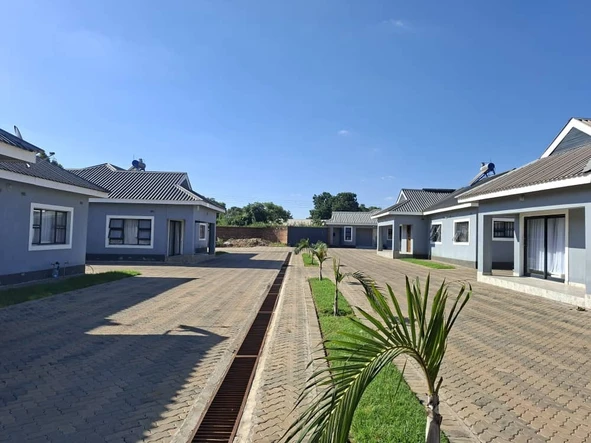 3 Bedroom Flat & Apartment