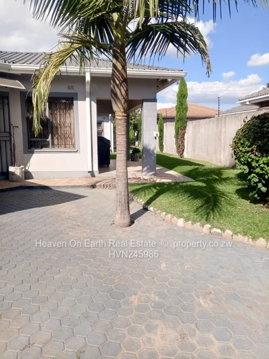 Elegant Home in Springvale with Modernist design 