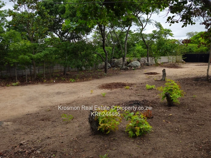 Secure 2,330 m² Residential Stand in Roodsflvie Marondera