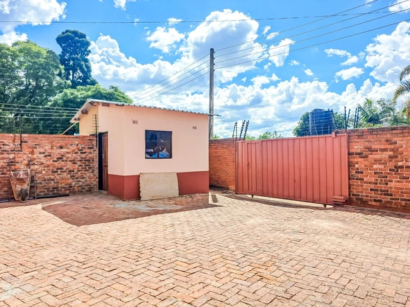 6 Bedroom House