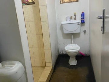 2 Bedroom Flat & Apartment