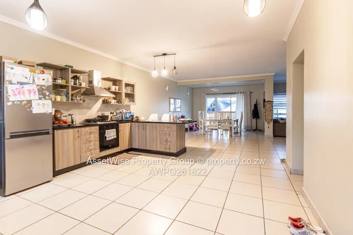 Avondale West: Cozy 4-Bed Townhouse 
