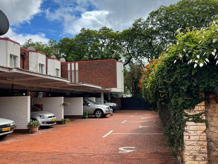 Avenues 2bed furnished garden flat 