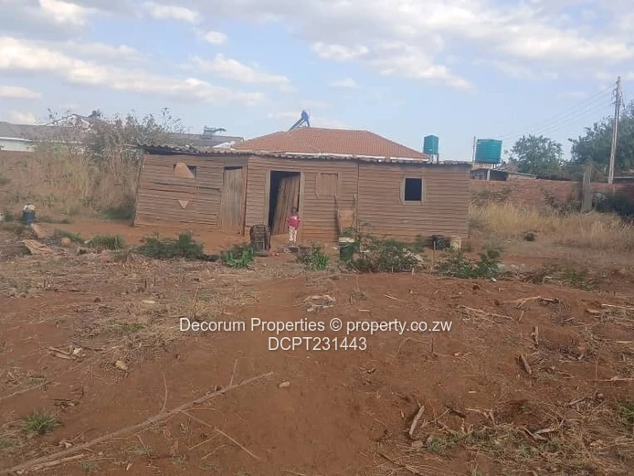 2000m² Stand in Mt Pleasant Heights — Tarred Road, Gated