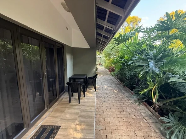 2 Bedroom Flat & Apartment