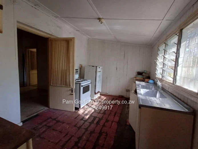 Expansive Murambi Estate – Solid Bones, Stunning Views, Unlimited Potential (Sole Mandate)