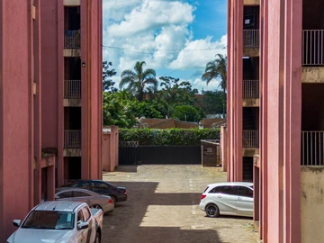 2 Bedroom Flat & Apartment