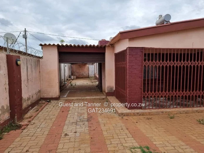 3 BR House for Sale - Emganwini near Bulawayo