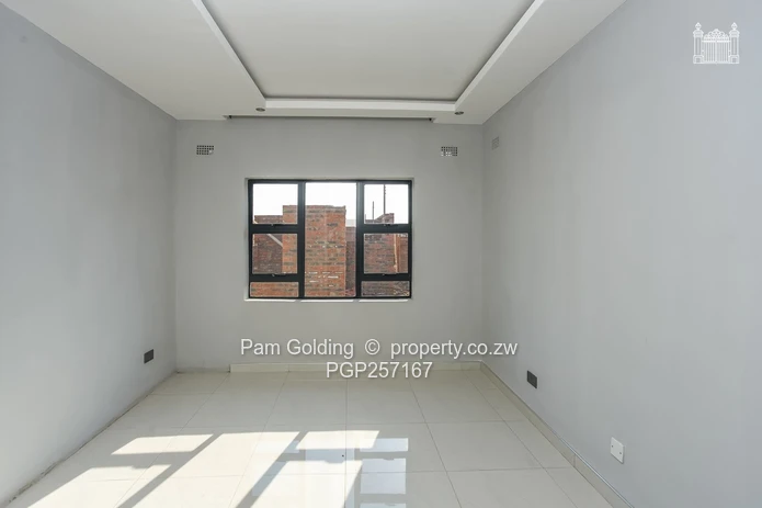 Move in ready 3-Bed Home in Rainham Park Gated Community