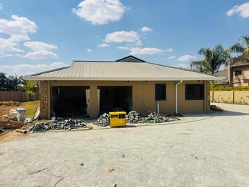 6 Bedroom House