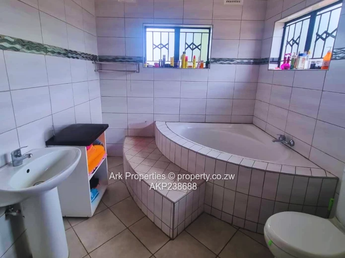 Luxury 5 Bedroomed House With Cottage For Sale In Belvedere West