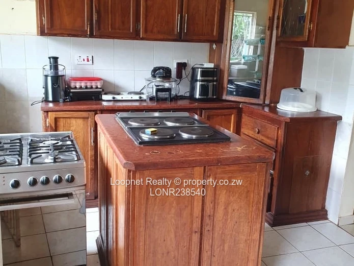 Bluff Hill 3-Bed Home with Borehole & Large Garden (Sole Mandate)