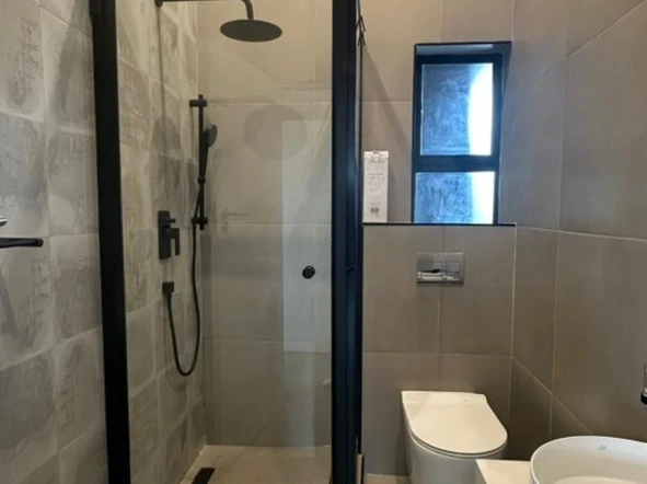 3 Bedroom Flat & Apartment