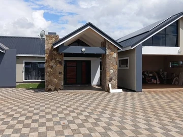 5 Bedroom House