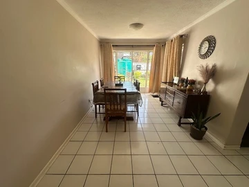 3 Bedroom Flat & Apartment